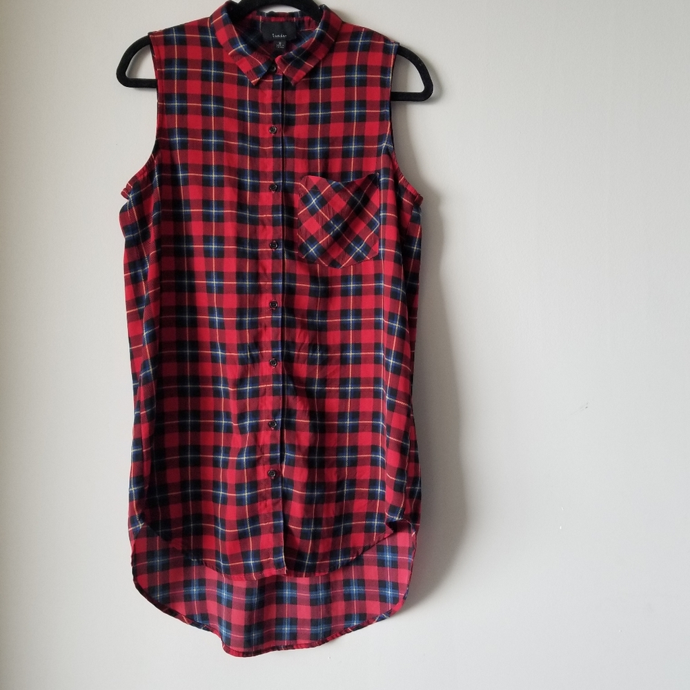 Lumière Sleeveless Button Down Shirt